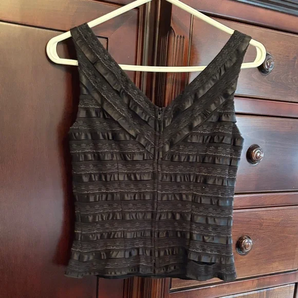 JS Collections Black Ruffled Lace V-Neck top. - Picture 2 of 4